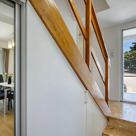 Hébergement de vacances Herrliches Haus Breeze Mit Pool Und Meerblick Premantura