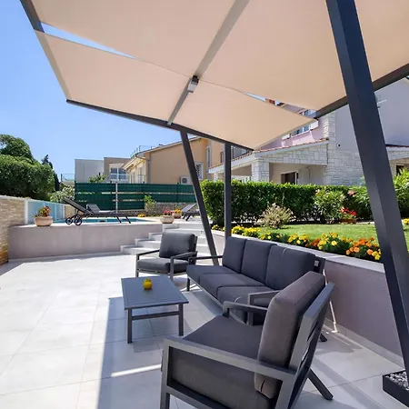Herrliches Haus Breeze Mit Pool Und Meerblick Hébergement de vacances