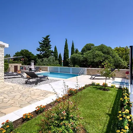 Herrliches Haus Breeze Mit Pool Und Meerblick بيت للعطل بريمونتيرا