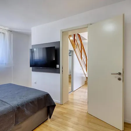 بيت للعطل Herrliches Haus Breeze Mit Pool Und Meerblick *